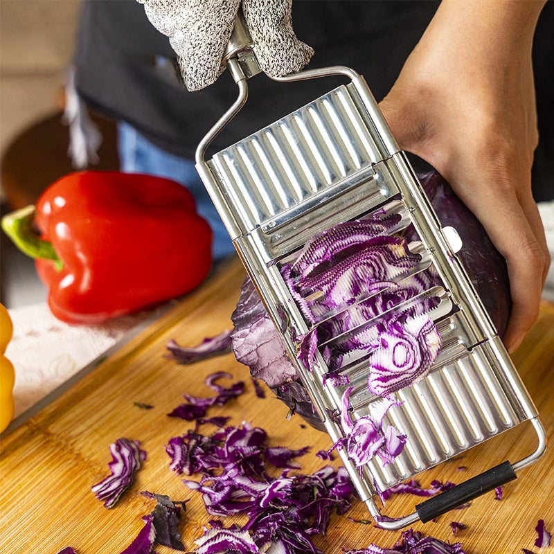 Multifunctional vegetable cutter